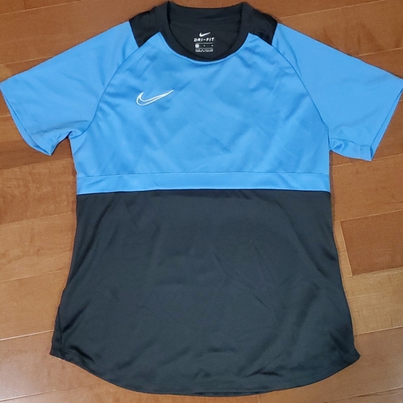 Nike women's dri fit shirt medium - Picture 1 of 2